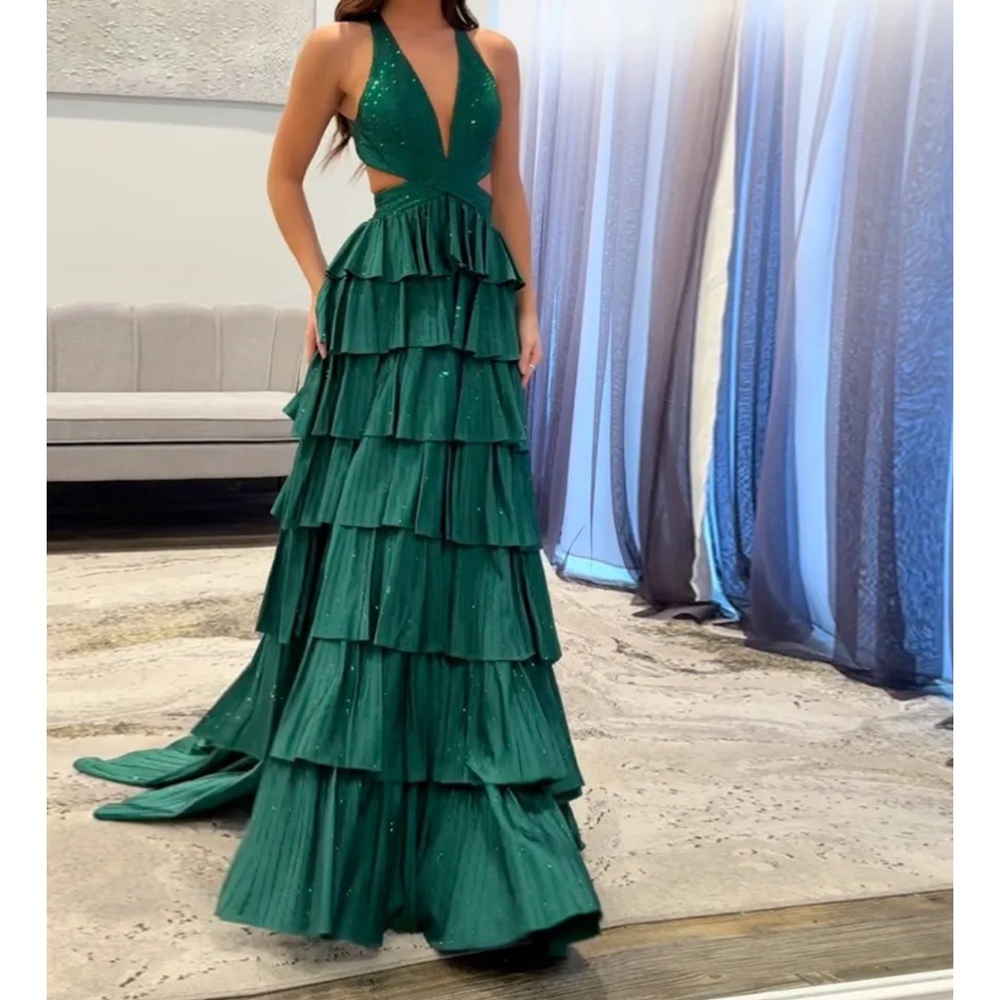 Glamorous Emerald Backless Tiered Dress